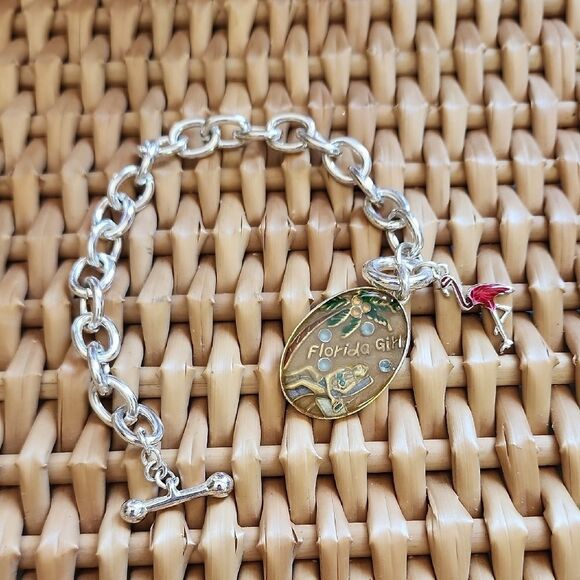 Florida Girl Charm Bracelet With Silver Tone Chain & Toggle Close - Picture 3 of 12